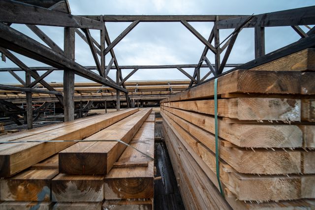 Traverse en bois quel matériau choisir pour son extérieur